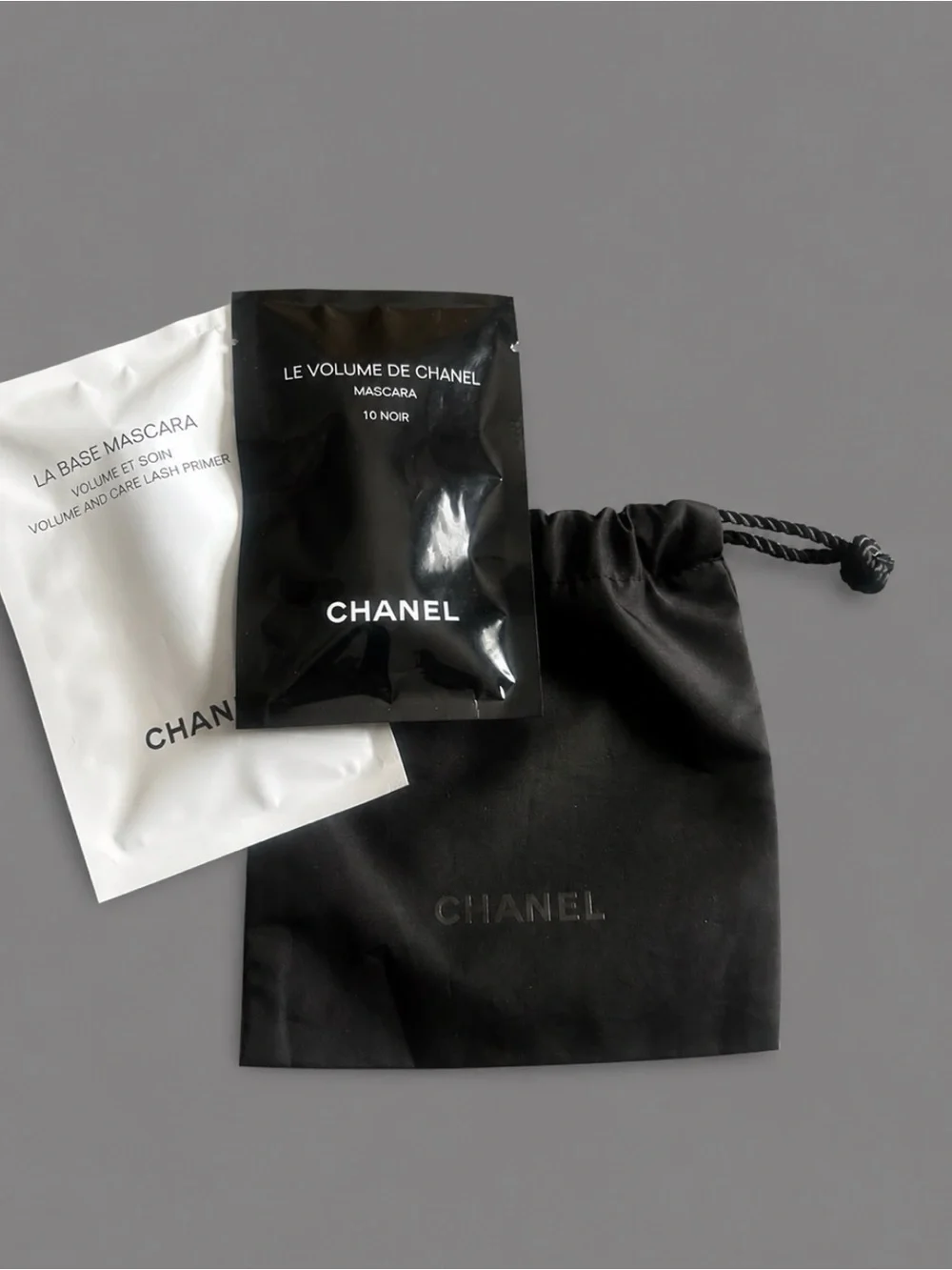 CHANEL Le Volume Mascara + Lash Primer Samples & Black Drawstring Pouch Set
